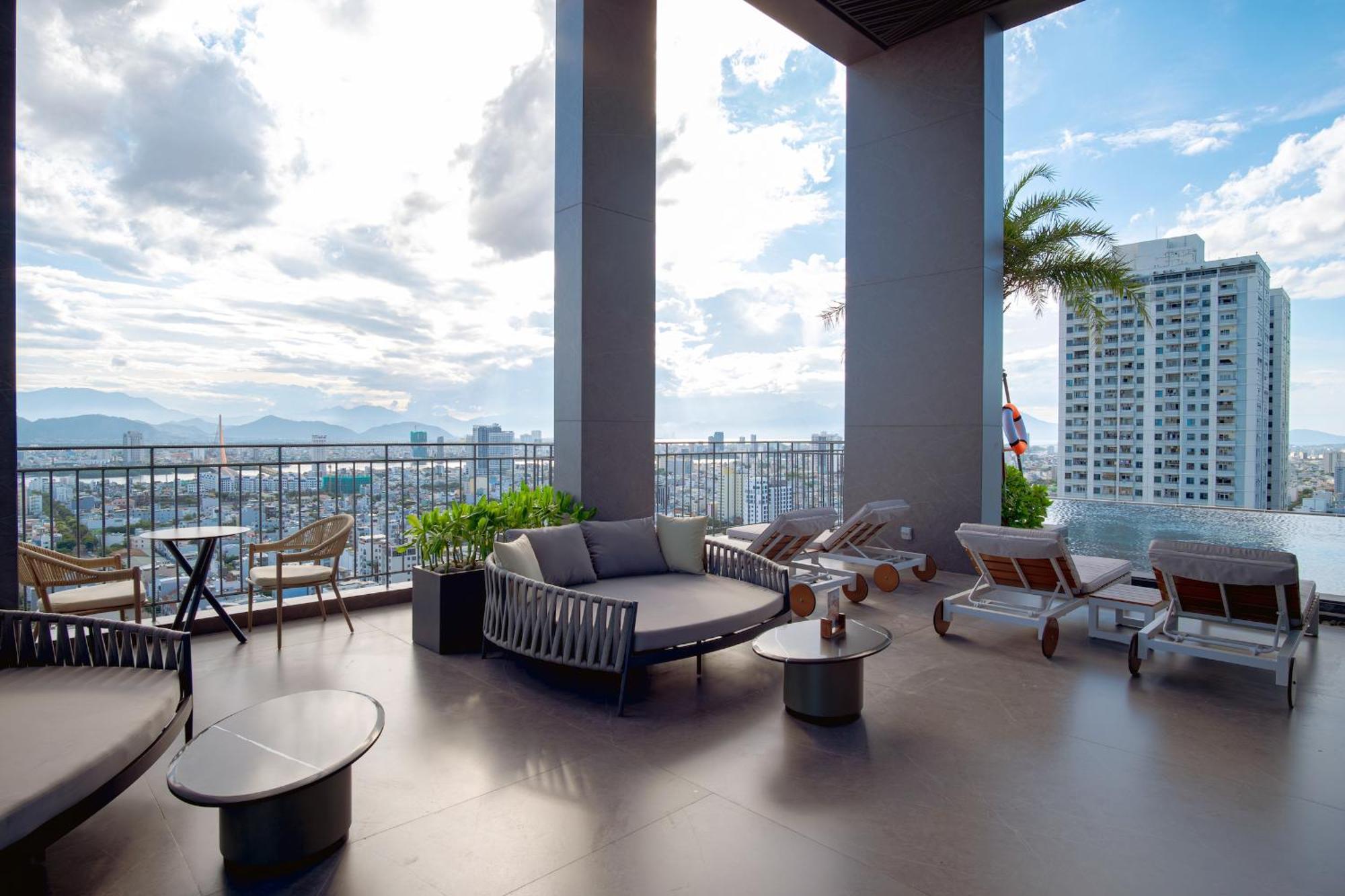 M Hotel Danang Kültér fotó The Sky Bar