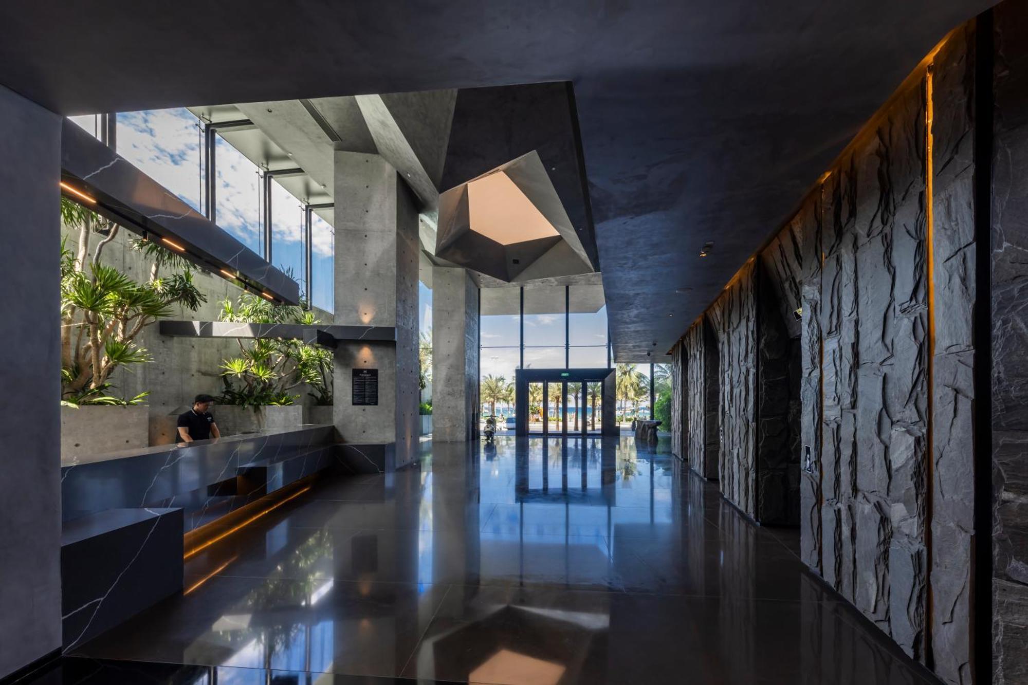 M Hotel Danang Kültér fotó Interior of the hotel