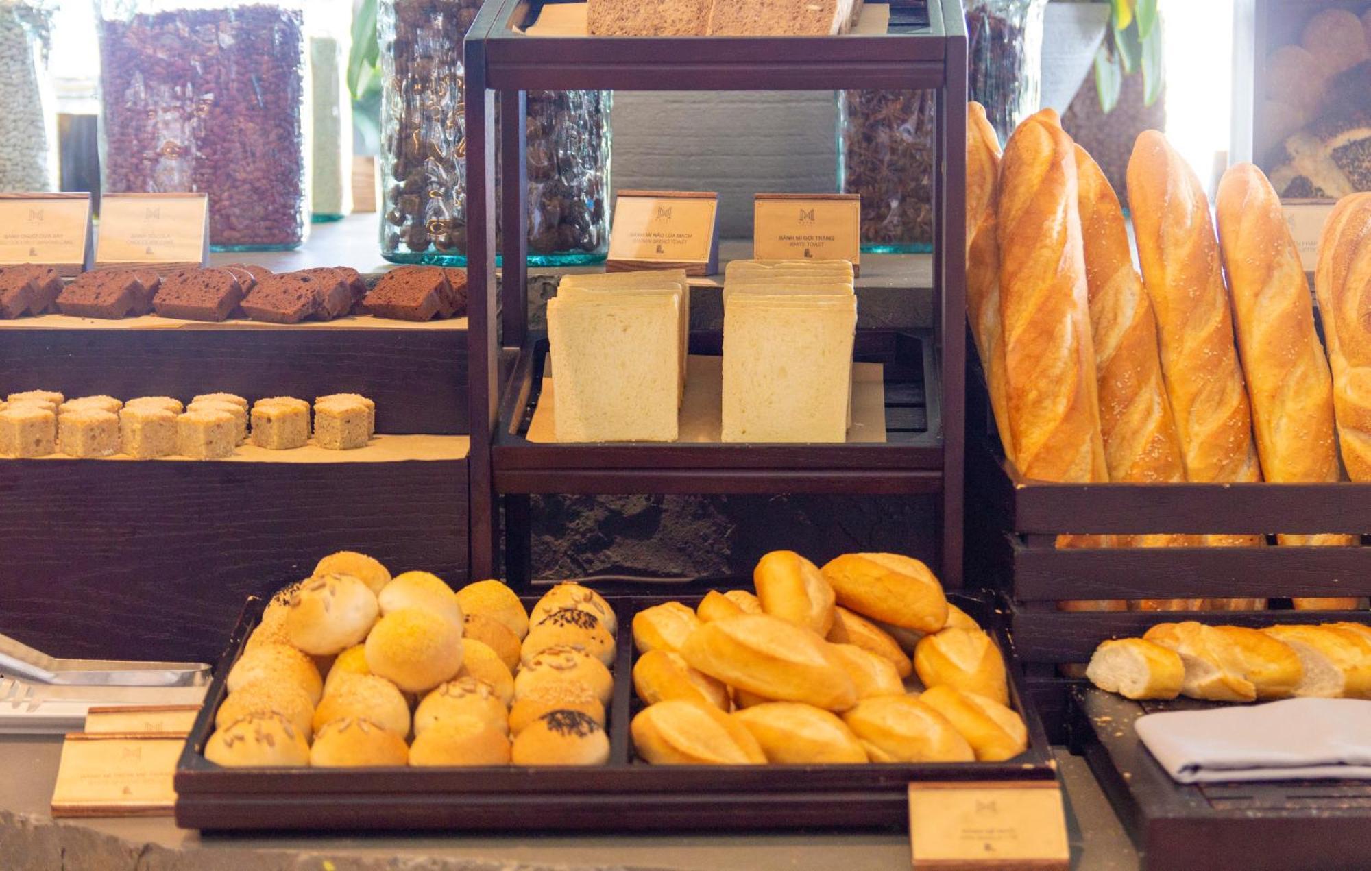 M Hotel Danang Kültér fotó Bread and cheese